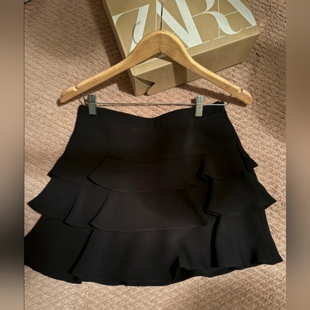 Zara Black Ruffle Mini Flare Skirt - Picture 2 of 6